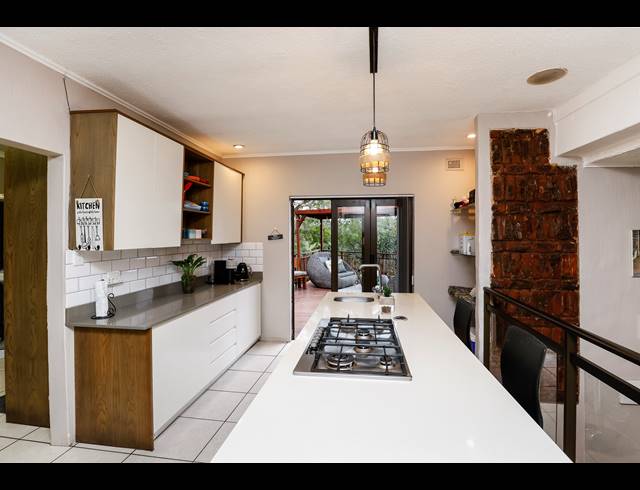 3 BEDROOM APARTMENT FOR SALE IN UMHLANGA RIDGE